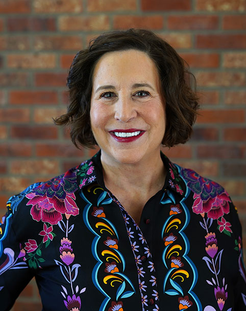 liz-headshot elizabeth peterson speech coach